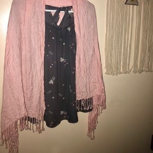 Flowey top with shall/scarf